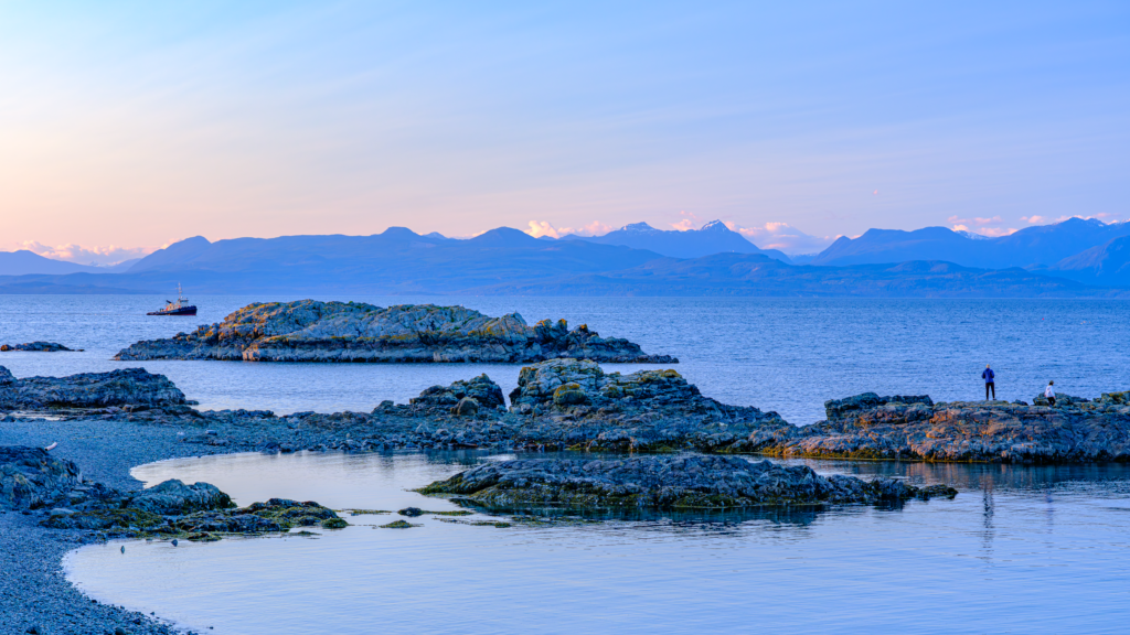 Sustainable Travel in Canada - Dusk at Neckpoint Park, Nanaimo