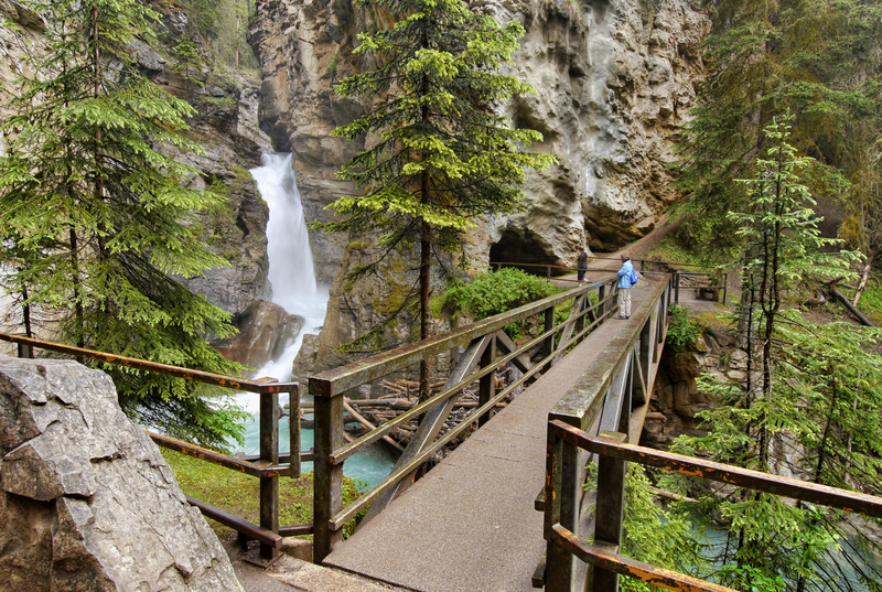 Johnston Canyon - Hiking in Banff